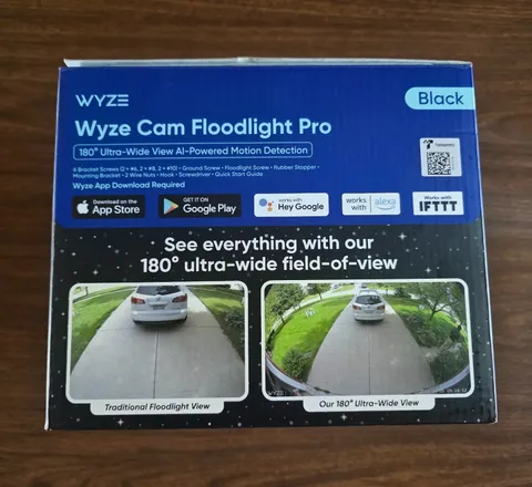 Wyze Cam Floodlight Pro BLACK 3000 Lumen LEDs 180° Wide View 2K HD Outdoor Wired