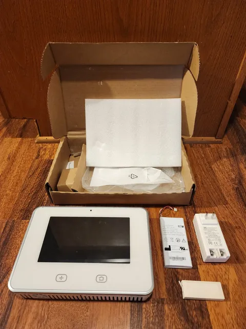 Vivint Sky Master Control Panel V-MP2-345 Kit  With Power, Battery And Sensor