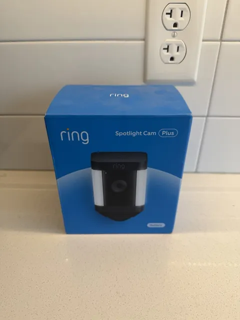 Ring Spotlight Cam Plus Outdoor Camera with Battery New