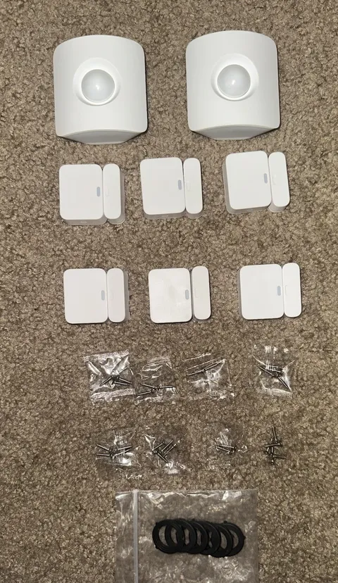 Simplisafe Gen3 Motion Detector & Door/Window Contact Sensor Lot w/ Hardware