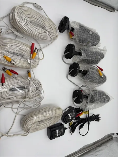 Q-See QM6006B Bronze Bullet Color Security Cameras, 4 Cameras w/cables