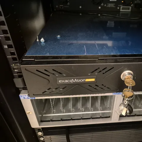 ExacqVision Z Series IP08 20T R2Z 16TB 128GB SSD 2U NVR No RAID 4tbx4 hds