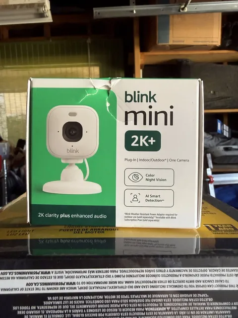 Blink - Mini 2K+ Compact plug-in security camera, 2K video resolution, Black