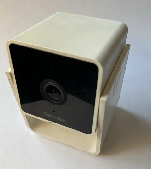 Petcube Cam Pet Monitoring Wi-Fi Camera with Surveillance CC10us