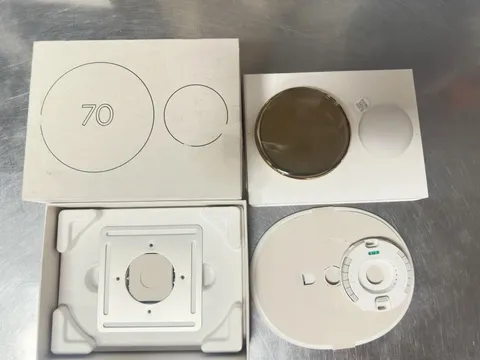 Google Nest Learning Thermostat 4th Gen w/ Sensor 2nd Gen - Polished Gold