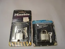 Lot of 2 - 10D MASTER Small Cabinet/Luggage Padlocks With Keys
