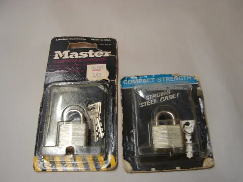 Lot of 2 - 10D MASTER Small Cabinet/Luggage Padlocks With Keys