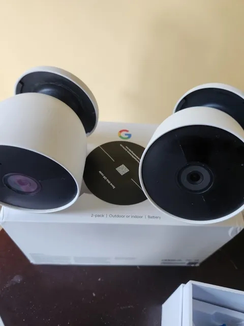 Google Nest Security Indoor Outdoor Cameras G3AL9 (Snow) 2-Pack with box