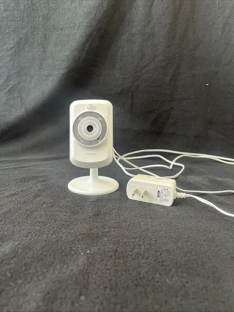 D-Link DCS-942L Surveillance Camera Network-Ready IP Camera