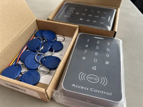 2 Door Access Control Keypad, Stand-Alone Password RFID Reader+ 20 Keyfobs