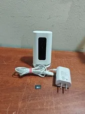 Honeywell Lyric C1 Wi-Fi Security Camera Powers On w/ 8 GB memory Card READ!