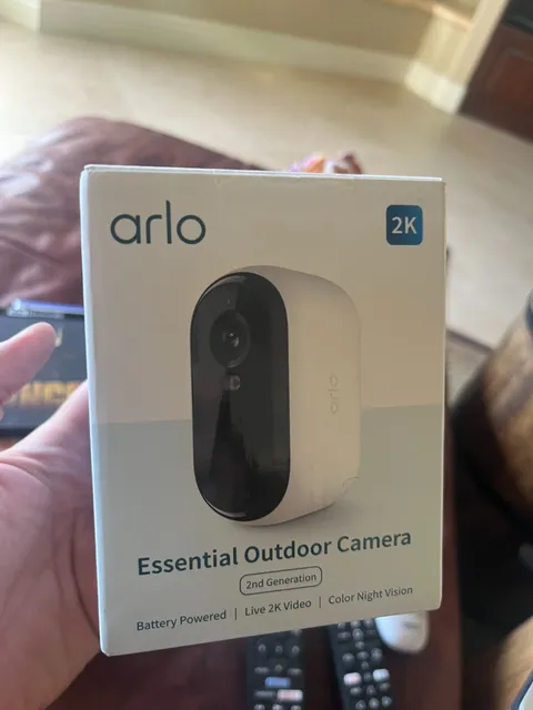 Arlo Essential 2nd Gen Wireless Security Camera 2K HDR Indoor/Outdoor White NEW