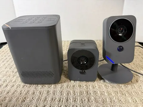 Blue by ADT Smart Home BUNDLE - Graphite - Hub & (2) Wireless Cameras - Pts Only