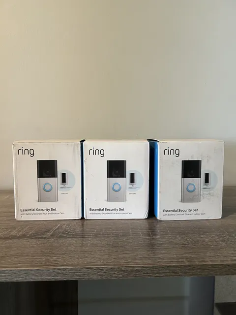 3x Ring Essential Kit with Battery Doorbell Plus and Indoor Cam