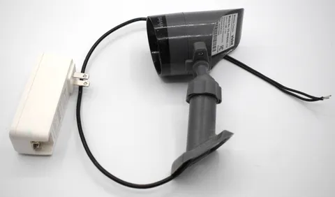 Older Vivint Outdoor Gen 1 1080P WiFi Camera & Mounting Bracket VS-HDW-400-110