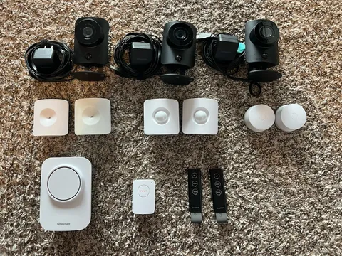 SimpliSafe Indoor Security Lot