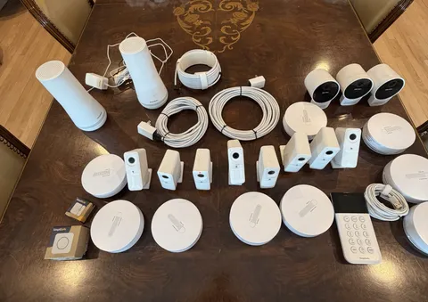 SimpliSafe Camera And Alarm System. Cameras, Smoke / Co Detectors, Panic Buttons