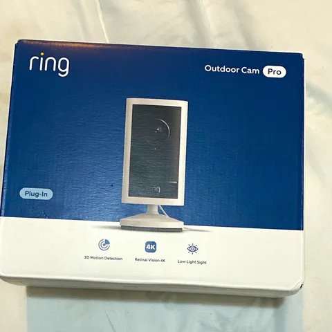 Ring Outdoor Cam Pro Plug-In 4K Wi-Fi 3D Motion Detection White