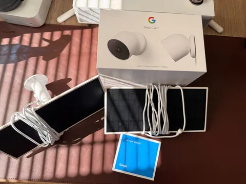 Google Nest Security Indoor Outdoor Cameras G3AL9 (Snow) 2-Pack with box