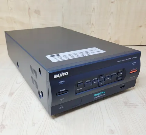 Vintage Sanyo DSR-M800 Digital Video Recorder DVR Black MINT