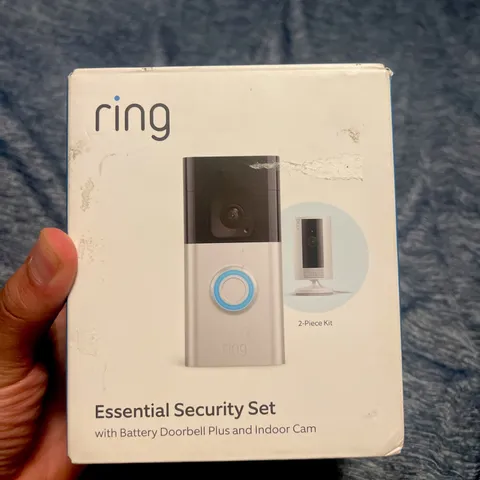 Ring Essential Security  Set with Battery Doorbell & Indoor Cam NEW SEALED