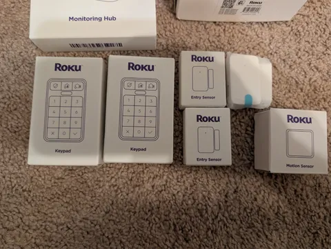 NIB - Roku Home Monitoring System SE with  EXTRA STUFF