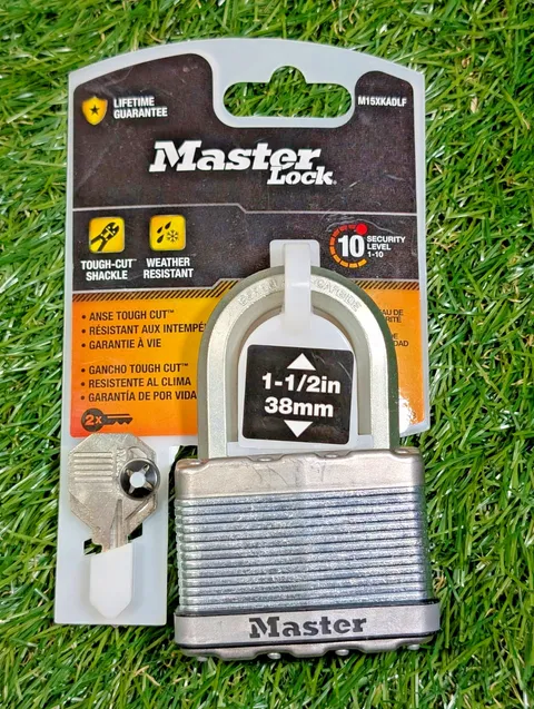 **NEW**  Master Lock M15XKADLF Heavy Duty 1-1/2" Shackle (P65224)