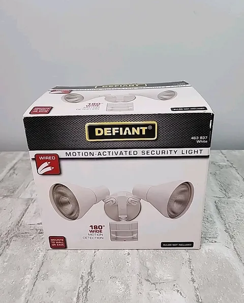 Defiant Motion Activated Security Light 463 837 White Brand New In Box