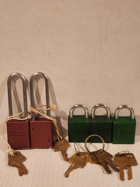 5 American Lock Company Padlocks 1" &3" Shackle 1.5" Body Series 1105