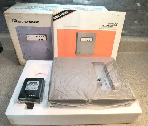 Safe House Burglar Fire Alarm Center 49-450B, Radio Shack-New Old Stock! Unused!