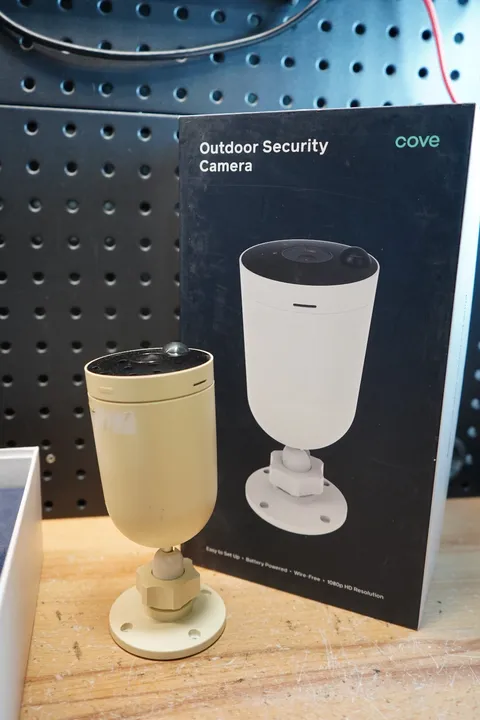 (O) Cove Outdoor Security Camera Wireless 1080p YWS-12020 White Boxed w/ Battery