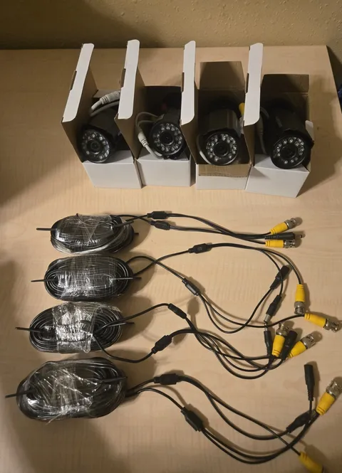 Defeway C102L1 Wired Camera for NTSC System 4 Black
