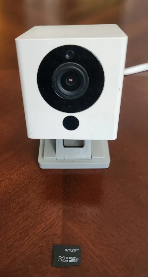 Wyze Cam v2 Smart Indoor Security Camera with 32G SD Card