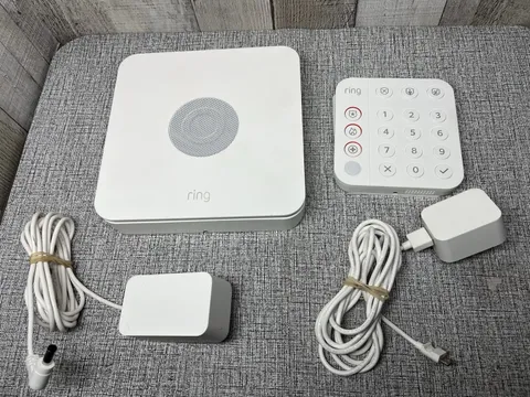 Ring Alarm Base Station 4HB1U9-0EN0 And Keypad 5AT2S7 [2nd Generation]