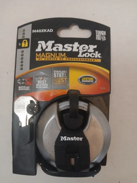 Master Lock M40XKAD Magnum Heavy Duty Stainless Steel Discus Padlock with Key