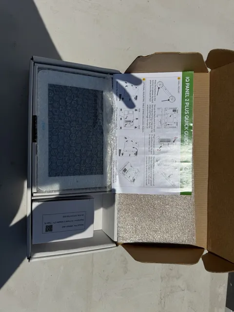 IQPanel2+ QM9202 4G LTE Security Alarm System