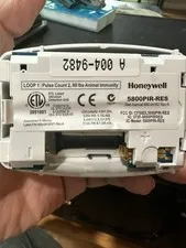 Honeywell 5800PIRRES Wireless LED Motion Sensor used - from functioning system