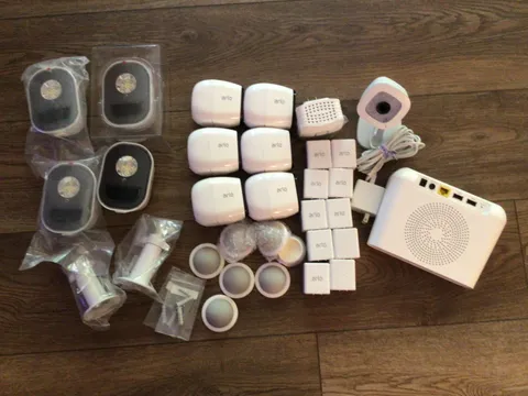ARLO PRO Net Gear Wireless Security Camera Lot + etc - Untested - Parts - Repair