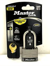 Master Lock Stainless Steel Outdoor Padlock w/Key, Model#1SSKADLF Brand New.