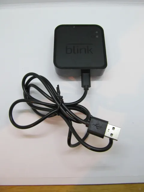 Blink XT Sync Module 1st Gen WIFI Indoor/Outdoor Home Security System BSM00203U