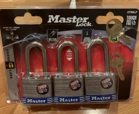 Open Box! Master Lock Keyed Alike Laminated Steel Pin Tumbler Padlock, 3-Pack