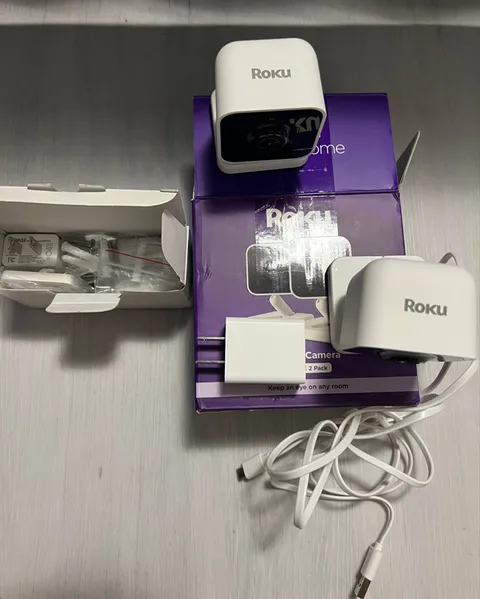 Roku Indoor Camera SE / Wired 2 Pack - Works with Alexa and Google Home