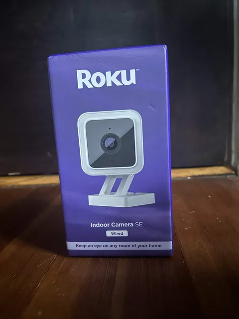 Roku Indoor Camera SE Wired Smart Home Security Camera 1080p HD Wi-Fi White New