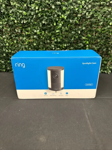 Ring Spotlight Cam 2nd Gen, Retinal 2k, Motion Detection, Plug-in