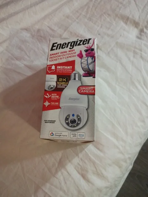 Energizer 2K 5GHz WiFi Indoor/Outdoor Socket Bulb Camera PTZ Pan-Tilt Alexa