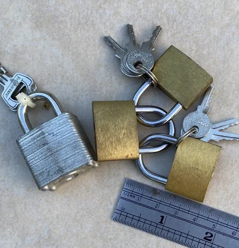 MasterLock (2” tall) & 3 small locks w keys. Travel. Suitcase? Silver Padlocks