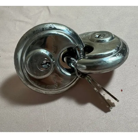 Master Lock No 40 Stainless Steel Discus Padlocks Keyed Alike Set of 2 with Keys