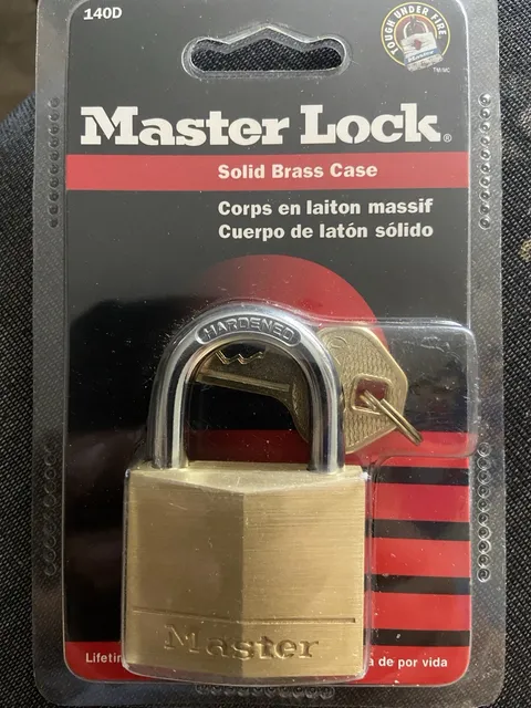 Master Lock 140D 40mm Keyed Padlock Solid Brass Case, Hardened Shackle, 2 Keys
