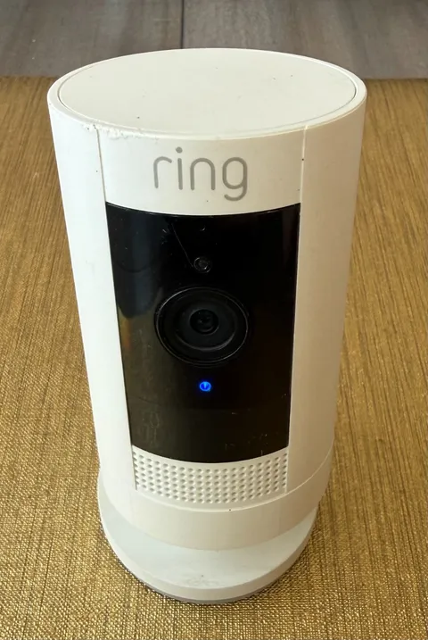 Ring Stick Up Cam White Outdoor Wireless Battery Security Camera 5UM7E5 w/solar
