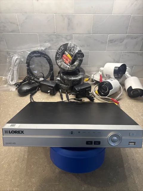 Lorex 4 Ch Quad HD DVR - Incl. 3 Cameras & All Accessories - Security System